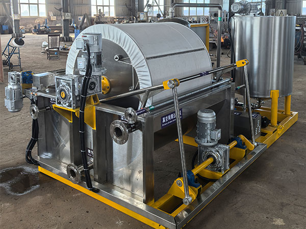 Avantages du filtre à vide rotatif dans le traitement de la boue pour l'industrie de la protection de l'environnement