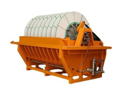 Analyse de la relation entre l'efficacité de filtration et le taux de filtration dans les filtres en céramique sous vide